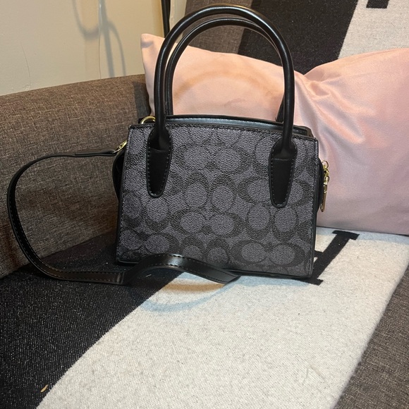 New Disney Cinderella Inspired FAN MADE Crossbody Bag - Picture 2 of 2